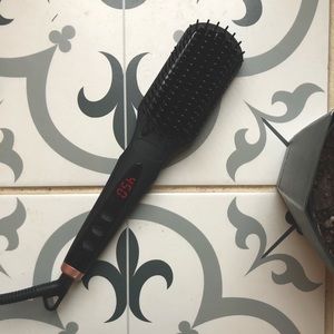 Amika Polished Perfection Straightening Brush
